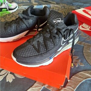 Nike Lebron JamesBlack and White Athletic Shoes